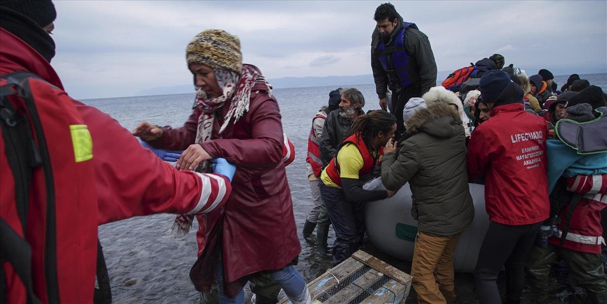 Talianske námorníctvo zachránilo z člnov 209 migrantov a vylovilo telá 6 obetí