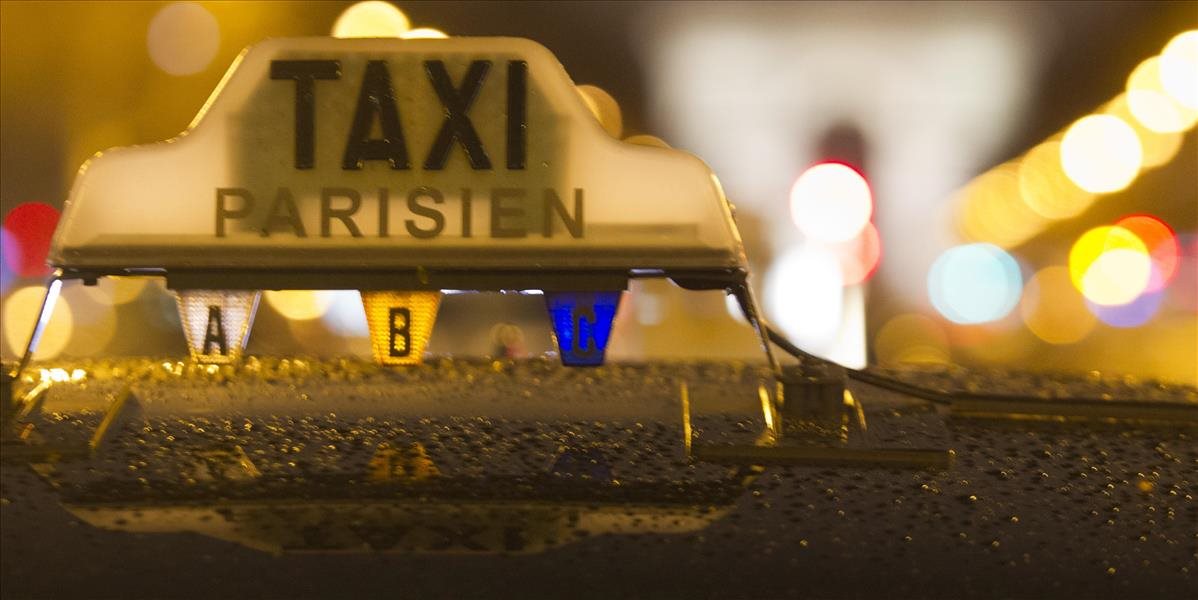 VIDEO Štrajk taxikárov v Paríži sa po dohode s vládou upokojil