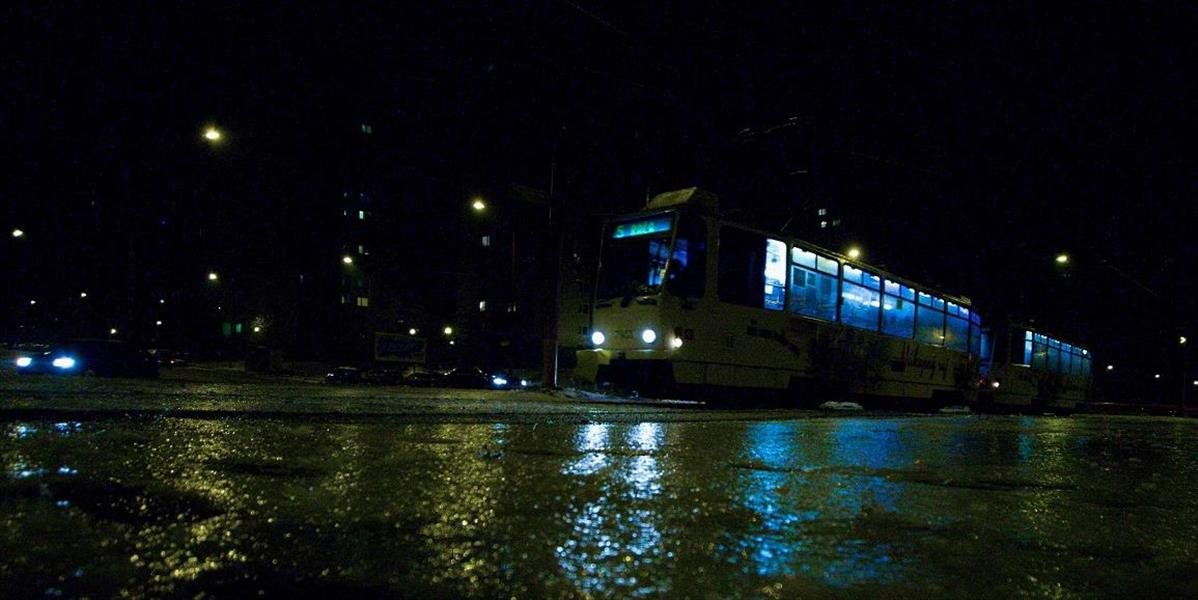 Vodiči pozor: Na cestách východného Slovenska sa môže počas nedele tvoriť poľadovica