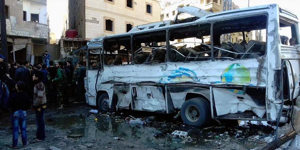 Bombové útoky pri Damasku: Obetí je najmenej 60, prihlásil sa IS