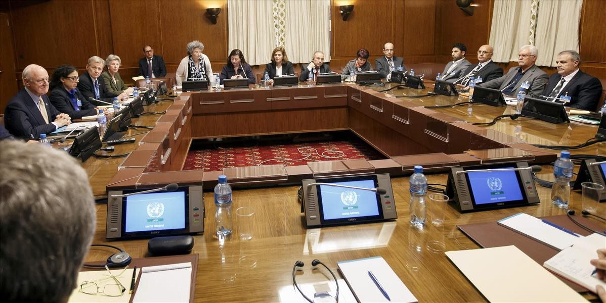 Začala sa prvá oficiálna schôdzka sýrskej opozície s vyslancom OSN