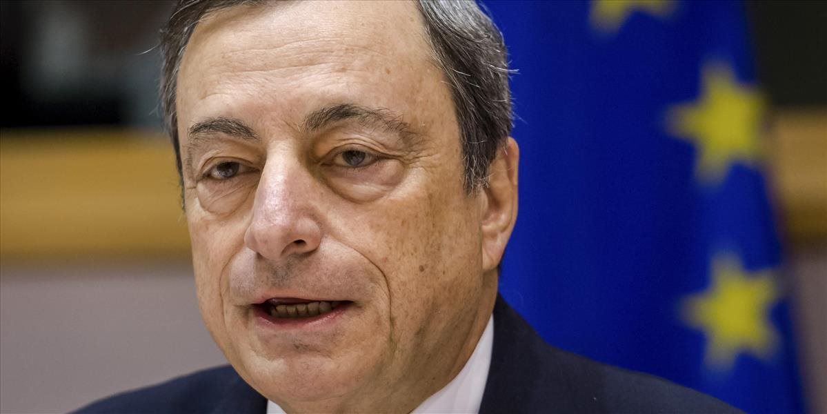Draghi: ECB bude pokračovať v uvoľnenej menovej politike