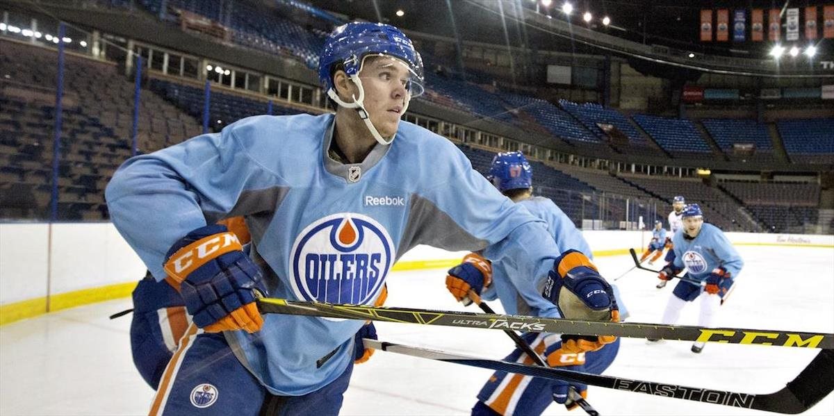 NHL: Hviezdny nováčik McDavid sa vracia na ľad