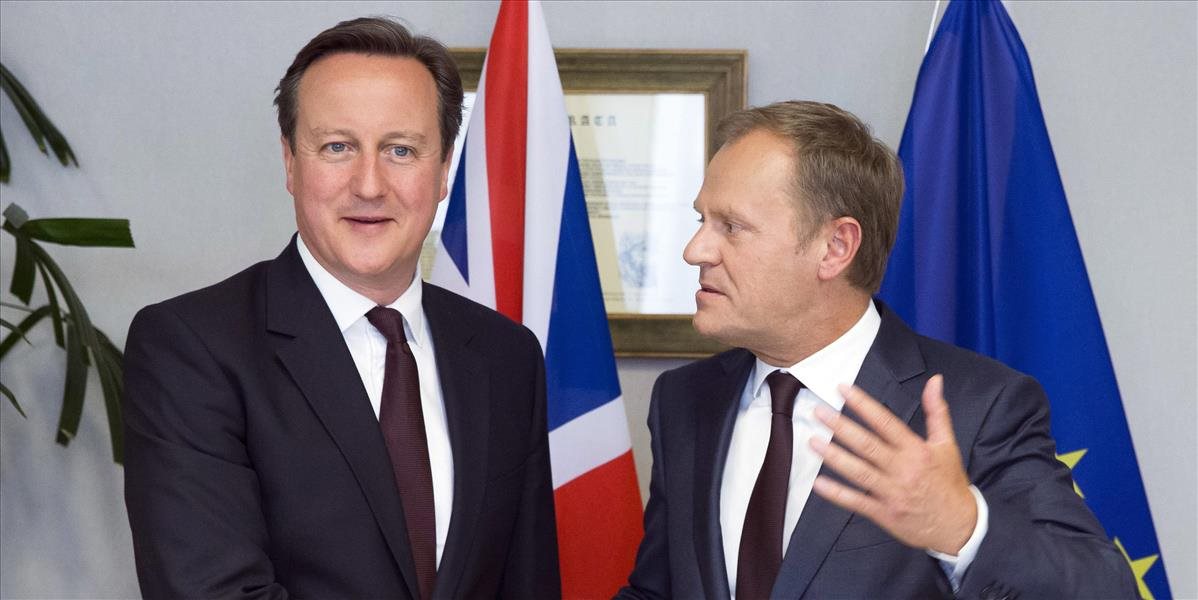 Tusk vyšiel v ústrety Cameronovi, sociálne dávky pre pracovníkov z EÚ sa majú priškrtiť