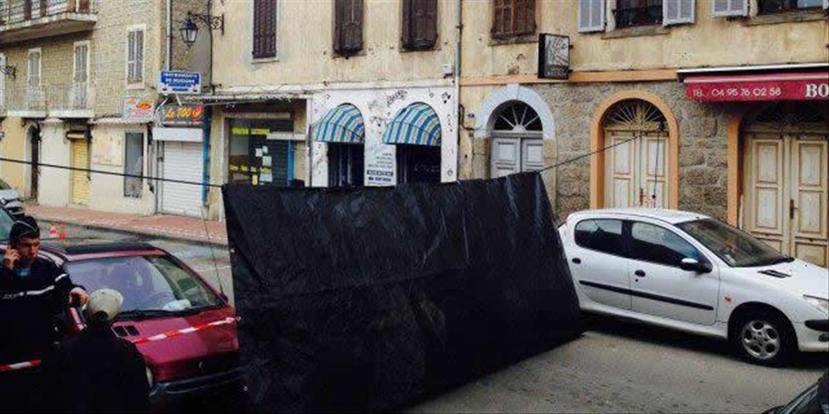 Streľba na Korzike: Páchatelia zaútočili na mäsiarstvo s halal tovarom a reštauráciu s kebabmi
