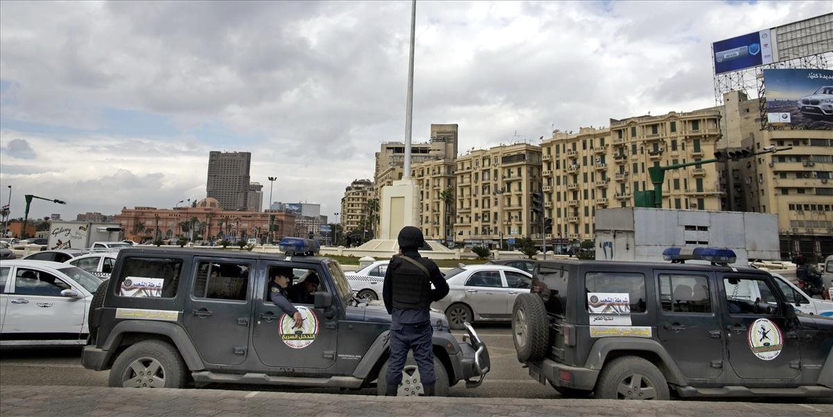 Egyptský súd zamietol trest smrti pre 149 obvinených zo zlynčovania 11 policajtov