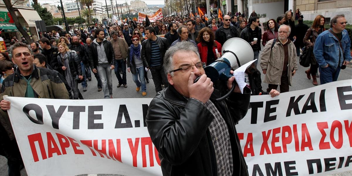 Život v Grécku ochromil generálny štrajk proti dôchodkovej reforme