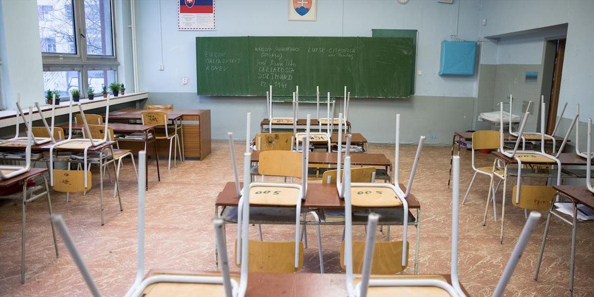 Zatvorených zostalo 43 škôl, tvrdí rezort školstva