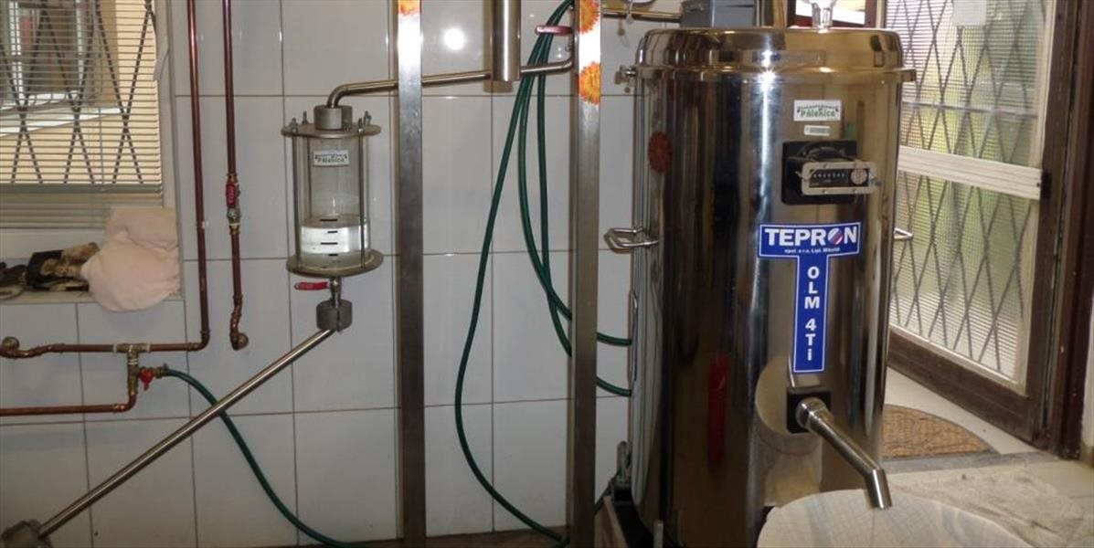 Colníci odhalili v obci Stará Bystrica nelegálnu pálenicu