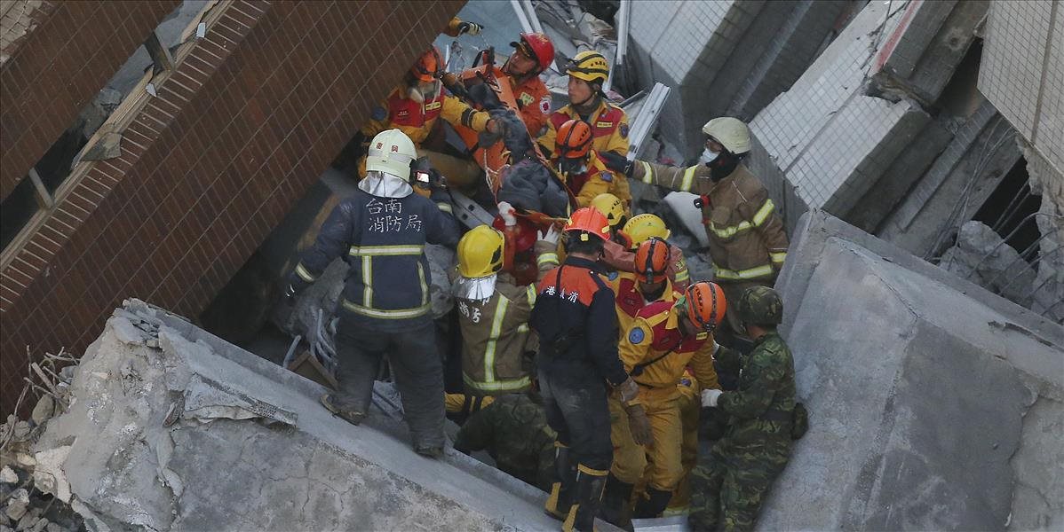 Dva dni po zemetrasení na Taiwane našli v troskách ďalších živých ľudí