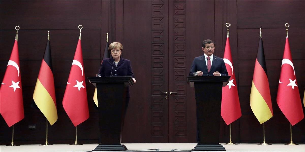 Merkelová a Davutoglu vyzvali na vytvorenie bezpečných migračných trás do Európy