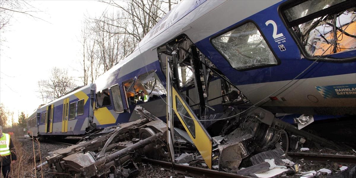FOTO a VIDEO Zrážka vlakov v Nemecku: Najmenej desať mŕtvych a 18 ťažko zranených