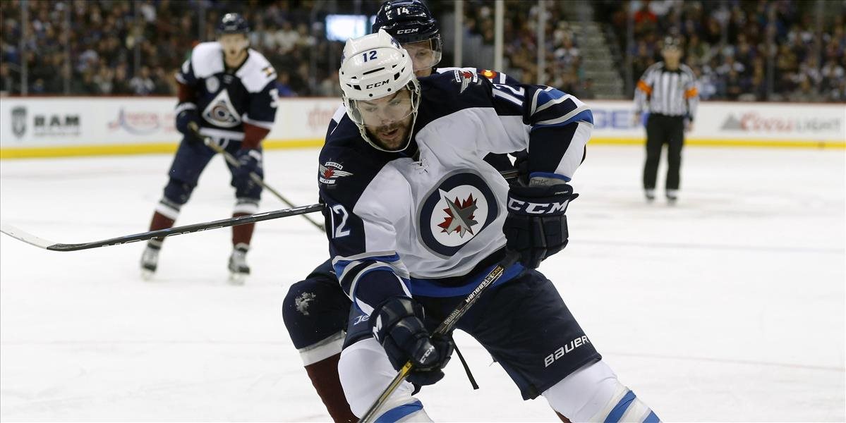 NHL: Drew Stafford dostal za vysokú hokejku stop na jeden zápas