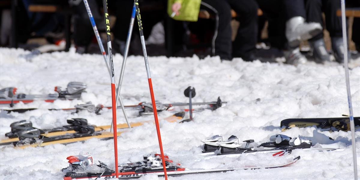Polícia objasňuje krádež lyží na Chopku, lyžiari by si ich mali viac strážiť