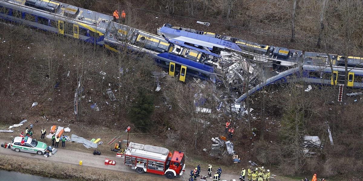 Tragická zrážka vlakov v Nemecku má 11 obetí: Nešťastie spôsobilo zrejme ľudské zlyhanie