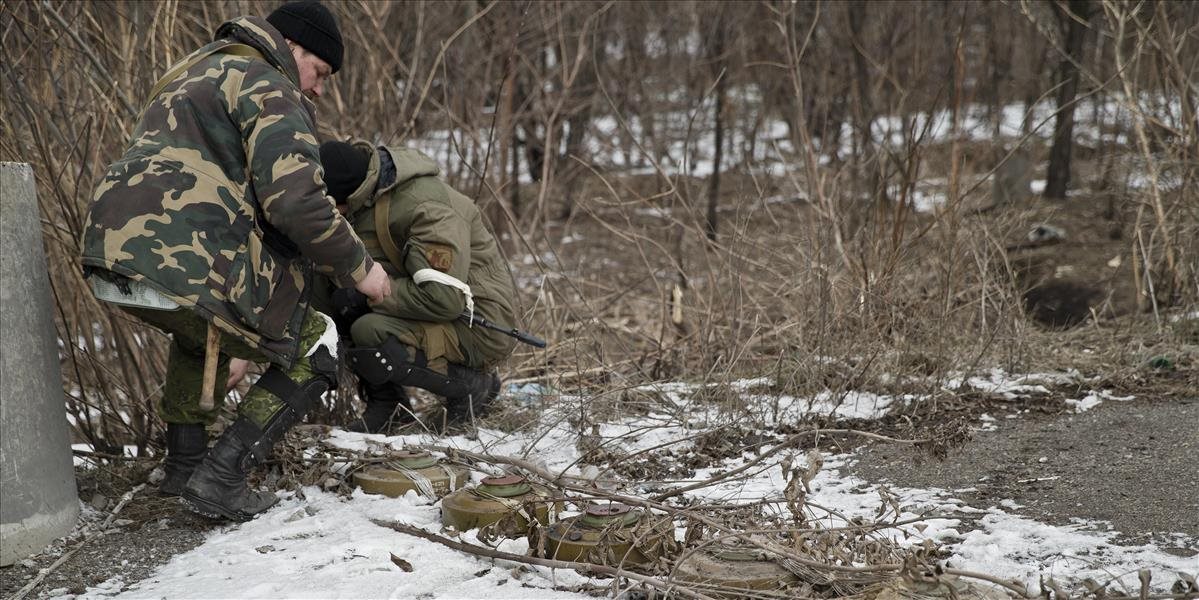 Výbuch míny na Ukrajine zabil troch civilistov, smrtiacu zbraň zrejme nastražila vládna armáda
