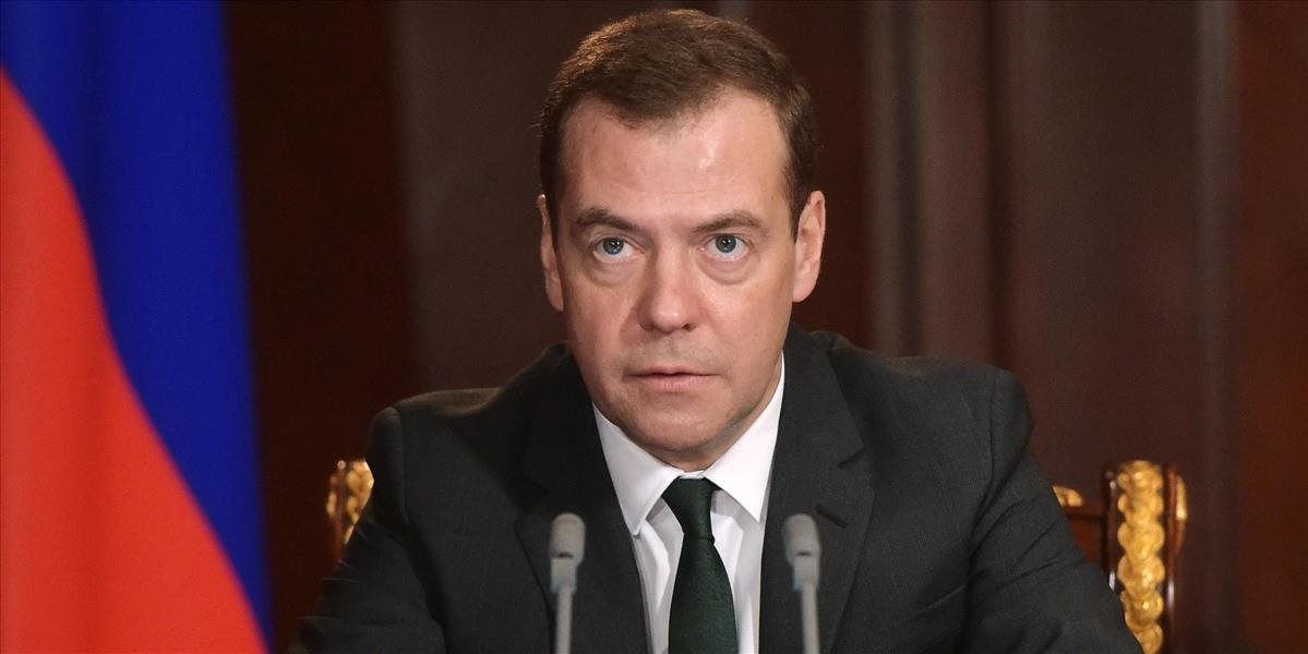 Medvedev: Nasadenie pozemných síl v Sýrii by mohlo viesť k tretej svetovej vojne