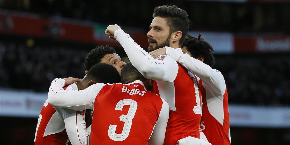 Arsenal chce zastaviť leicesterské "líšky", City hrá s Tottenhamom