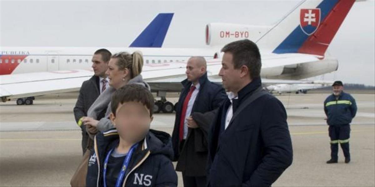 Unesený maloletý Peťko je už doma: Priviezol ho vládny špeciál