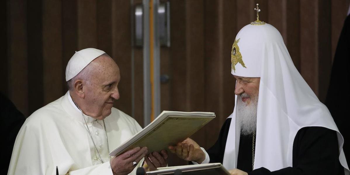 Patriarcha a pápež žiadajú veriacich nedopustiť novú svetovú vojnu