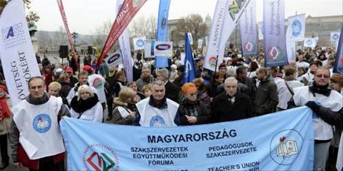 Tisíce učiteľov v Maďarsku vyjadruje nespokojnosť so systémom