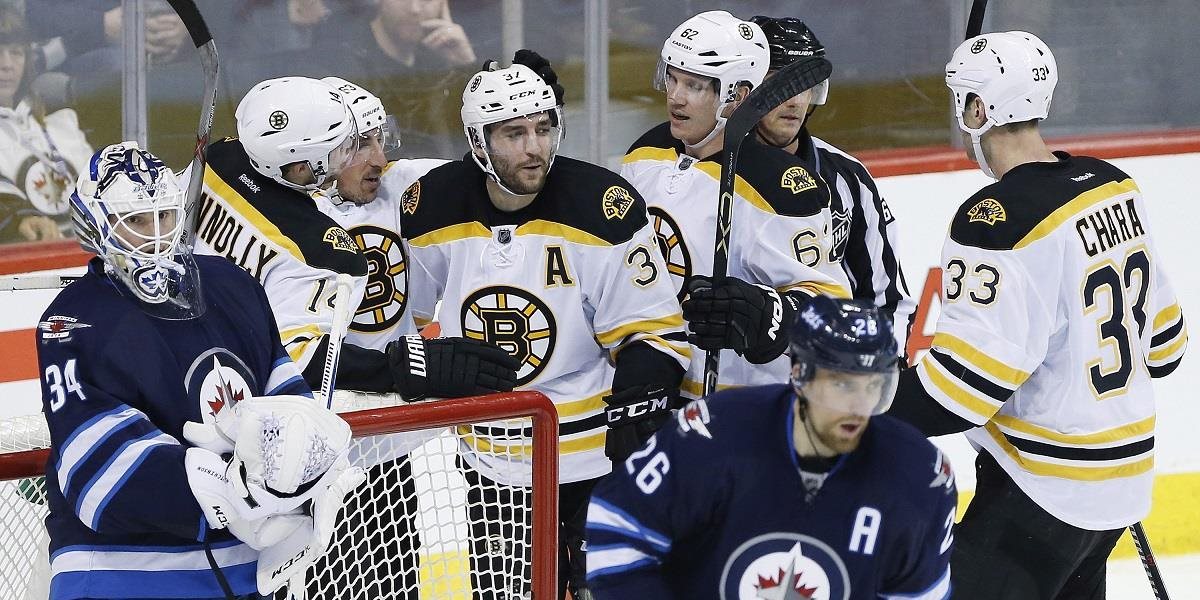 NHL: Chára gólom do prázdnej bránky spečatil triumf Bostonu