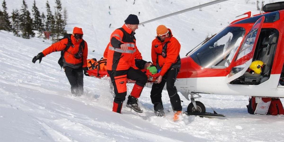 Horskí záchranári pomáhali v noci trojici turistov v Manínskej tiesňave