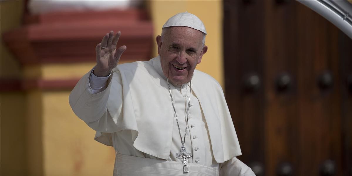 VIDEO Pápež začal kázeň v mayskom jazyku, dal súhlas na používanie jazyka nahuatl pri omši