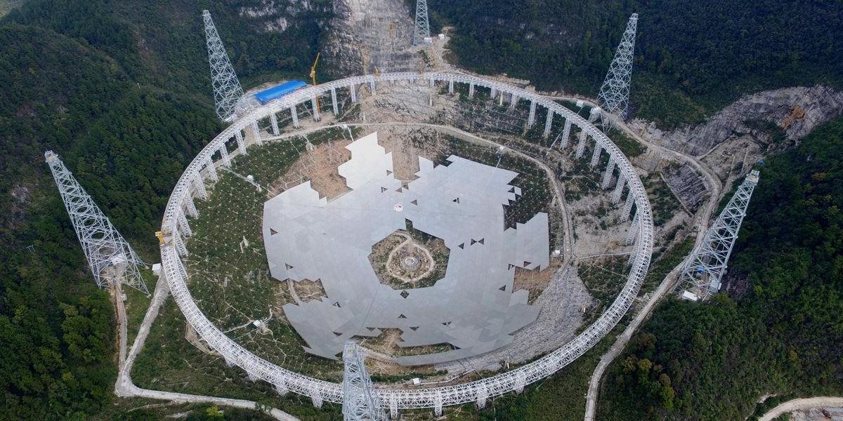 Čína kvôli najväčšiemu rádioteleskopu na svete presťahuje vyše 9-tisíc ľudí