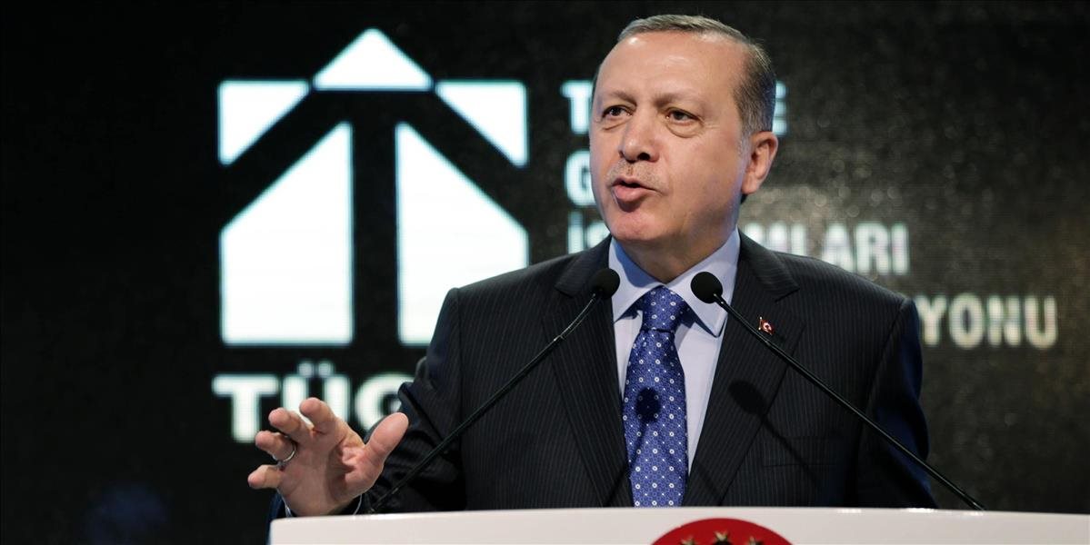 Erdogan: Turecko nemá v úmysle prestať s ostreľovaním sýrskych Kurdov