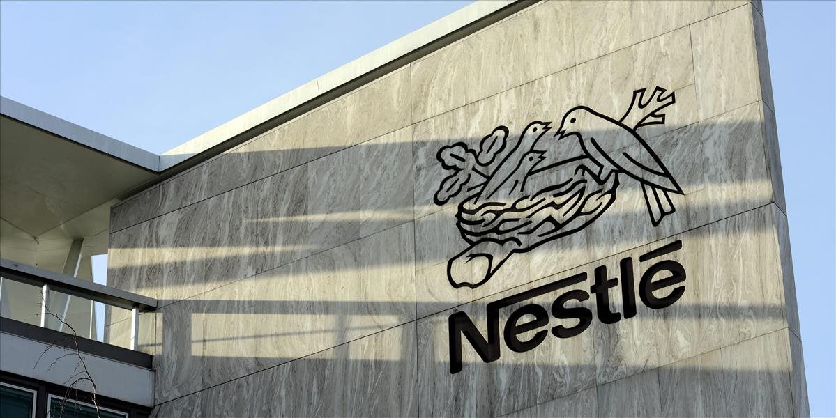 Čistý zisk koncernu Nestlé sa vlani prepadol o 37 %