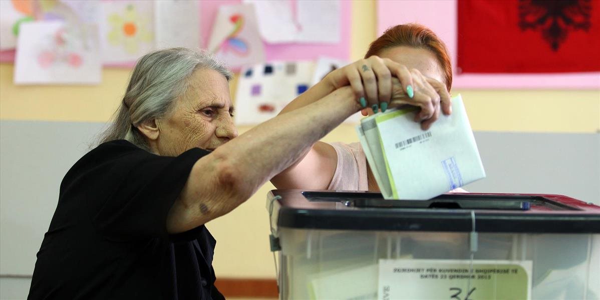 Albánsky parlament schválil volebné právo pre emigrantov