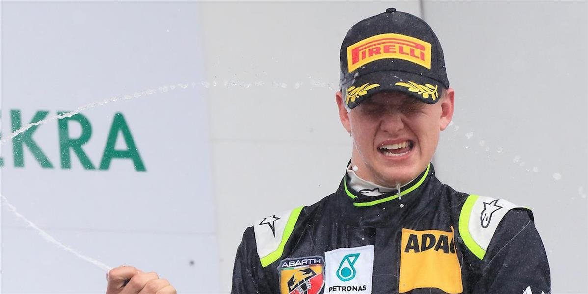 Mladý Schumacher má v F4 nový tím