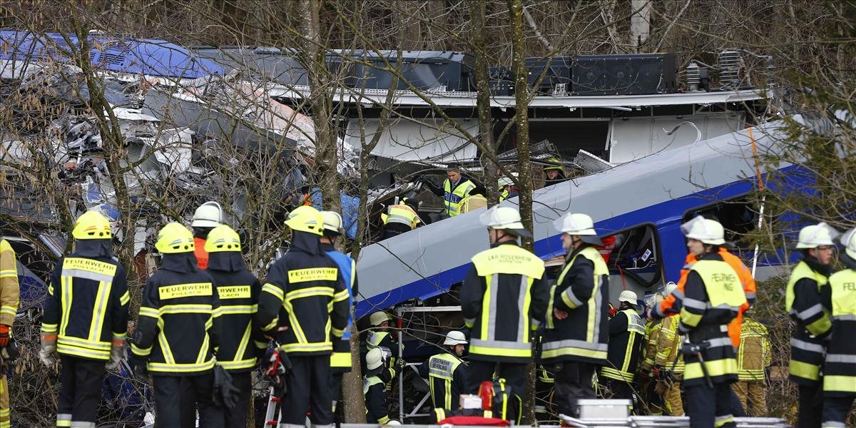 Trať v Bavorsku, kde sa zrazili dva vlaky, je opäť prejazdná
