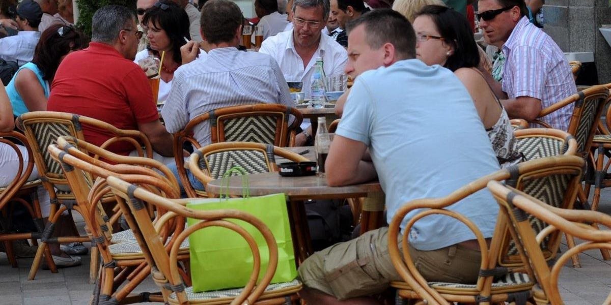 Pre letné terasy v centre Bratislavy platia nové pravidlá