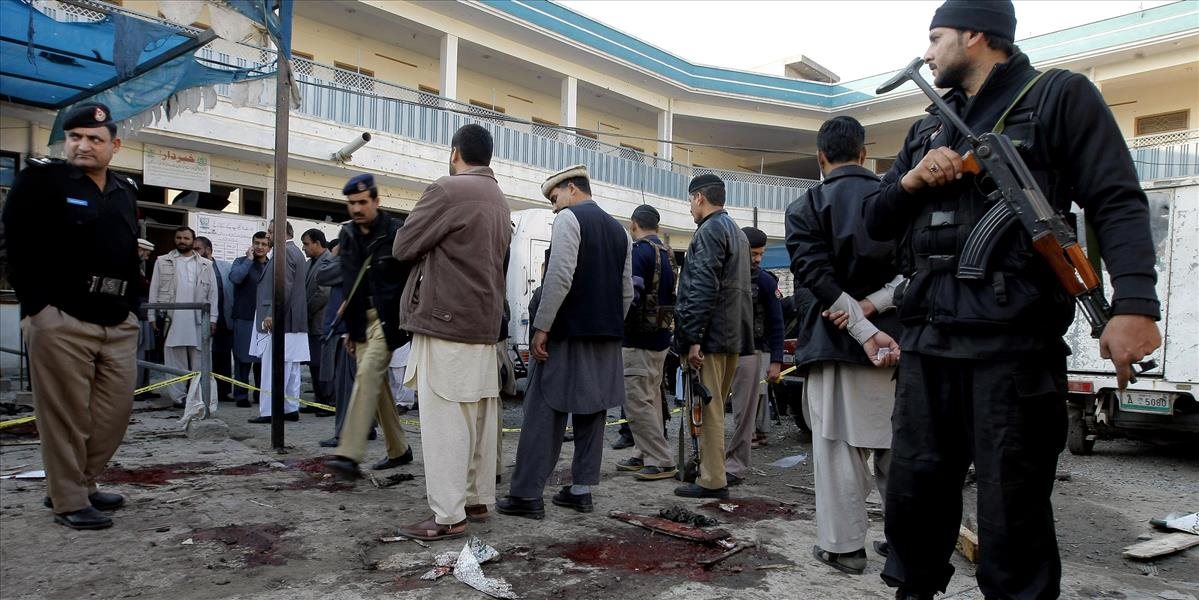 VIDEO v Afganistane vraždil Taliban, bombový útok zabil najmenej 13 ľudí