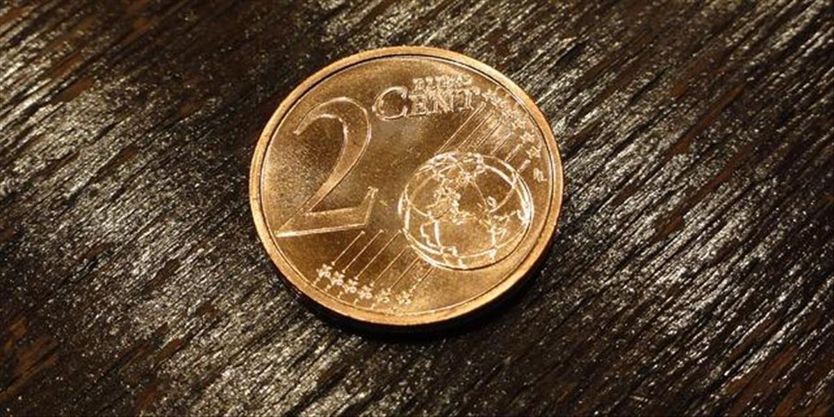 Euro spadlo voči jenu na trojročné dno