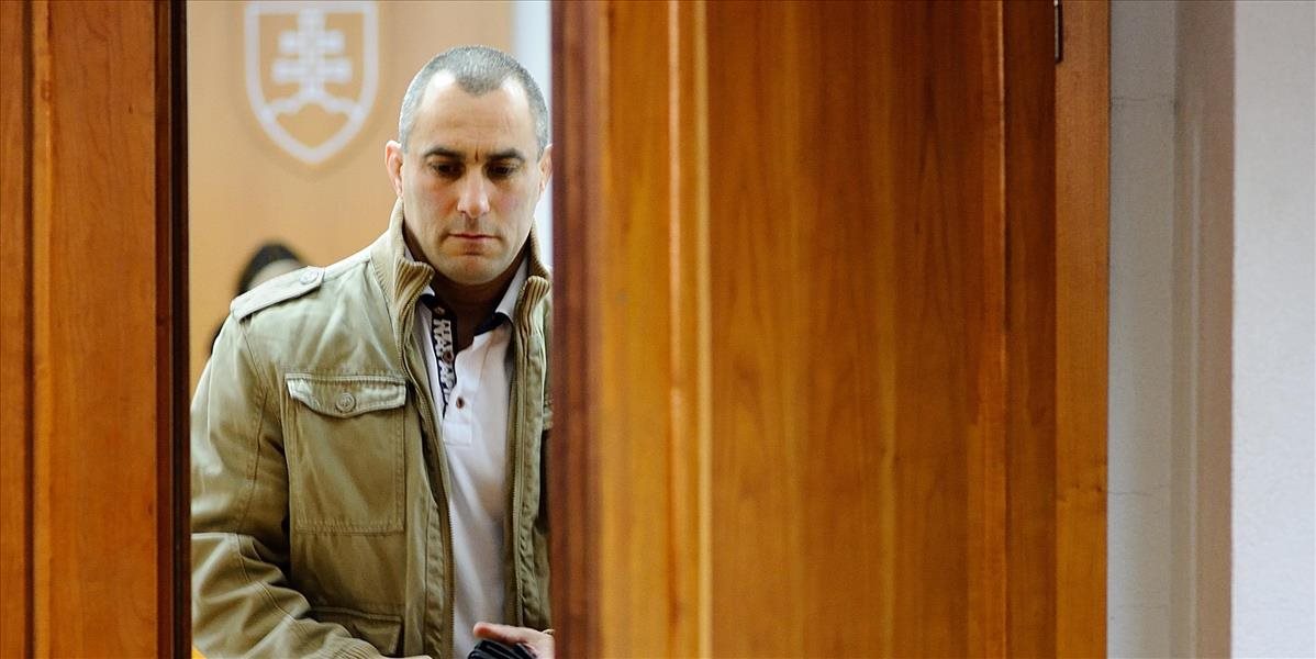 Expolicajt Ľuboš Tiefenbach dostal pokutu 100 eur, nedostavil sa na súd