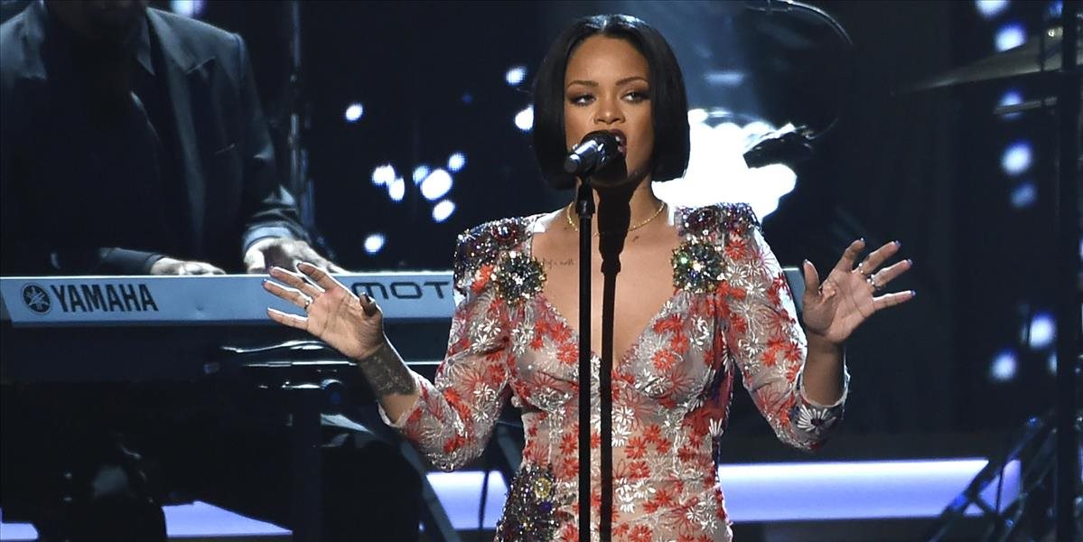 Rihanna zverejnila dvojklip ku skladbe Work