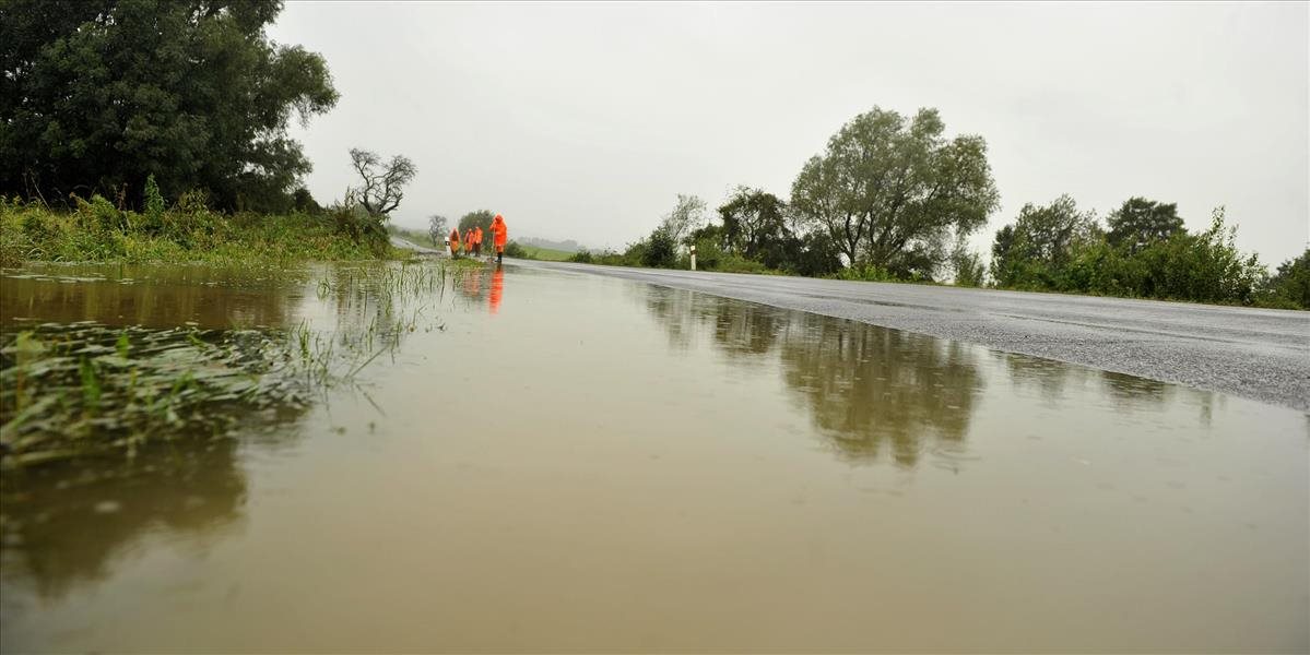 V okresoch Prievidza, Partizánske a Bánovce nad Bebravou hrozí povodeň