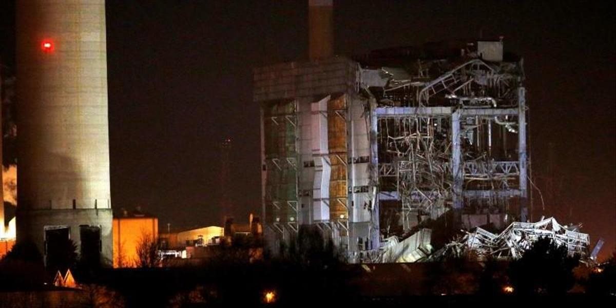 FOTO Neďaleko Londýna sa zrútila budova v tepelnej elektrárni, jeden mŕtvy a štyria nezvestní