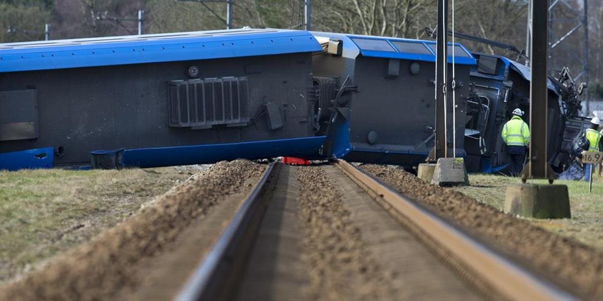 Železničné nešťastie v Holandsku zavinil zrejme mladý vodič autožeriavu