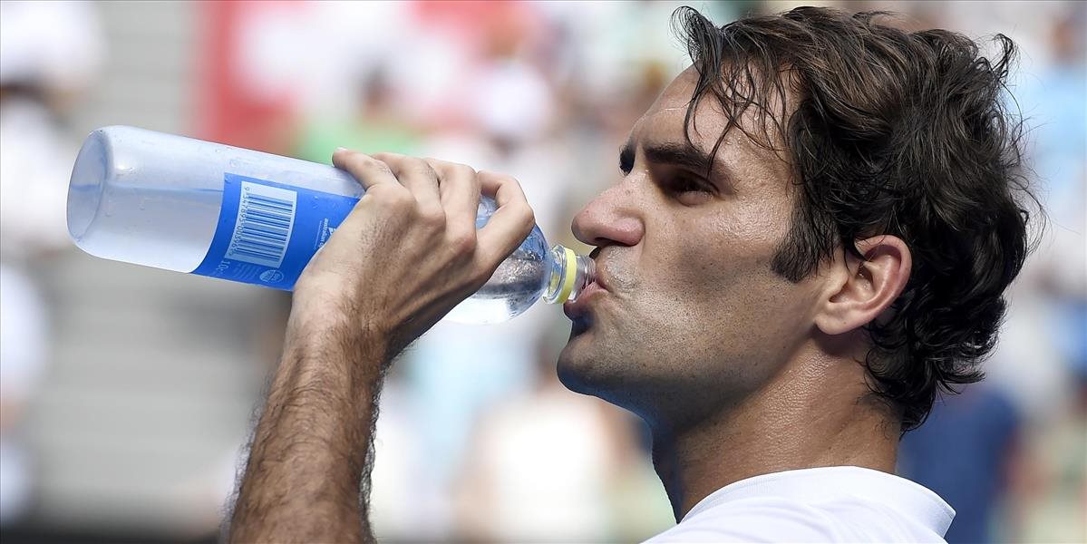 Federer je po operácii kolena, pripravuje sa na návrat
