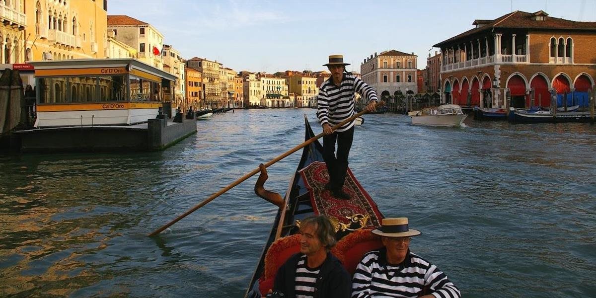 Gondolieri v Benátkach sa zlúčili, majú oficiálny emblém a uniformu
