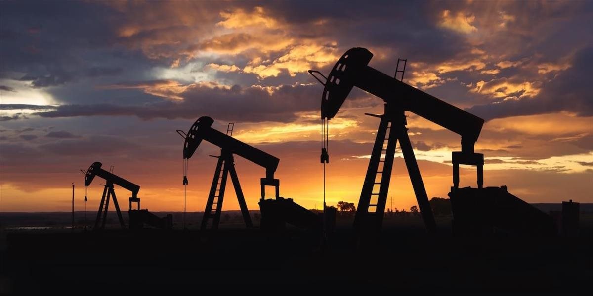 Ceny ropy mierne klesli, americká WTI sa obchoduje na úrovni okolo 33 USD