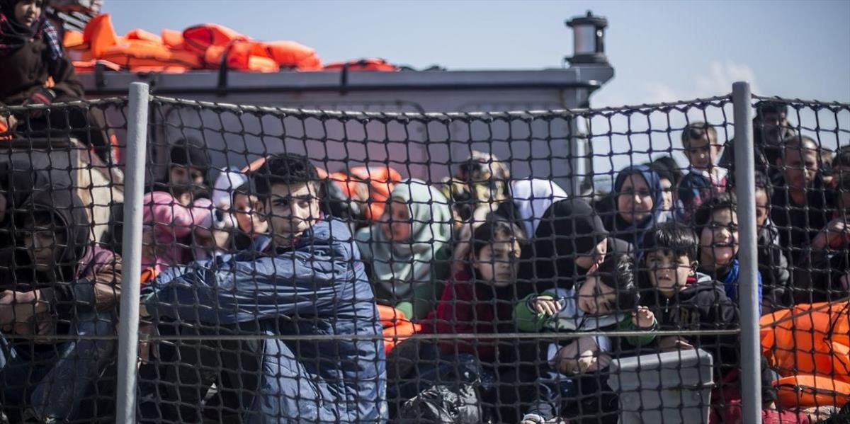 Macedónsko otvorilo hranicu pre časť migrantov uviaznutých v Grécku
