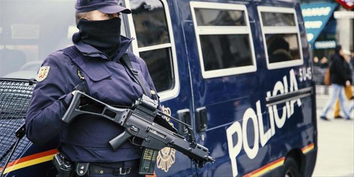 Polícia rozbila skupinu pašujúcu ľudí do Európy