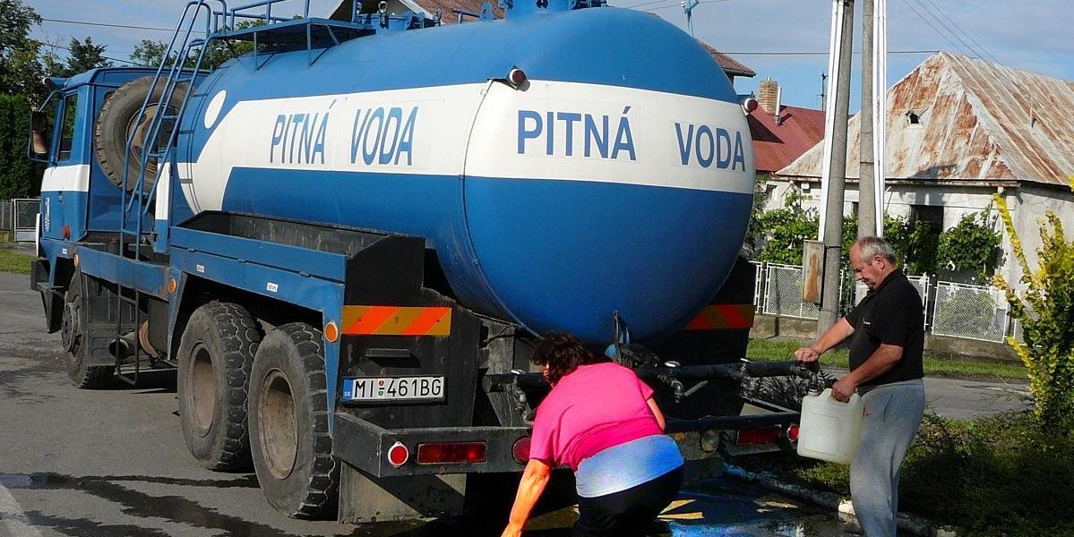 Niektorým obciam na južnom Slovensku robia starosti zaplavené vodné zdroje