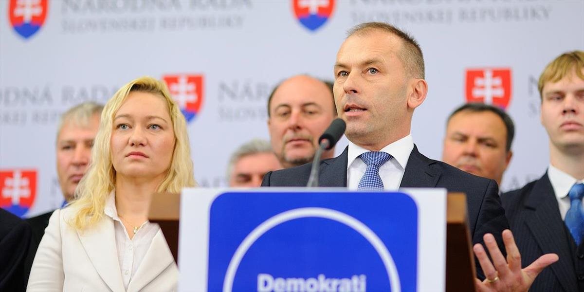 Ľudovít Kaník a jeho politická strana Demokrati Slovenska odstupuje z volieb