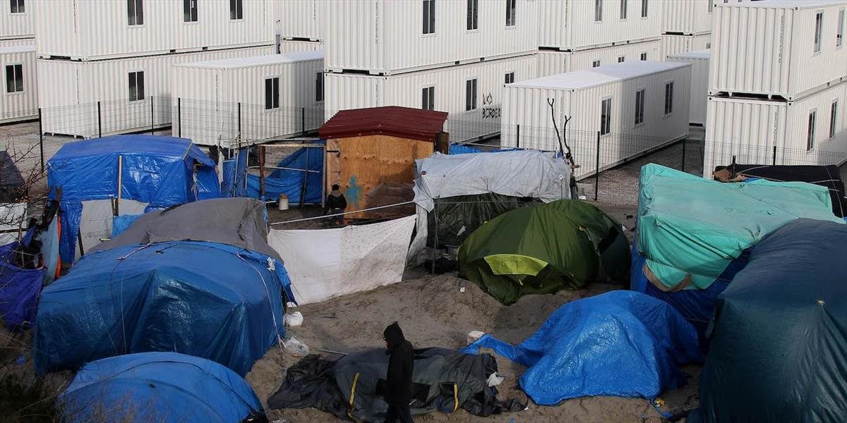 Pri hraniciach medzi Maďarskom a Rakúskom pripravujú dva dočasné utečenecké tábory